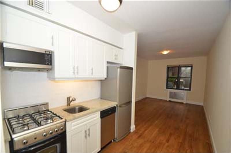 1st image of 312-320 W 23rd St #1O