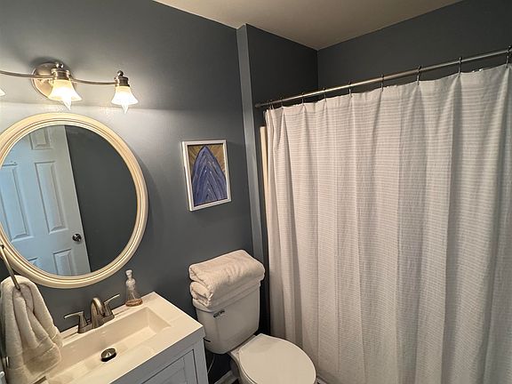 5th image of 204 N Bailey Springs Dr