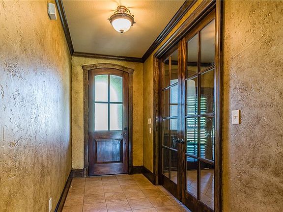 3rd image of 2310 Peachtree Ct