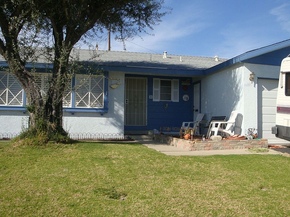 Sorry the motor home blocks the garage