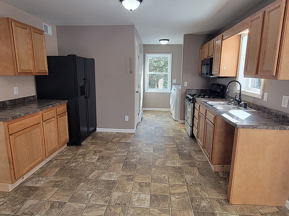 5th image of 33 Hamilton Way