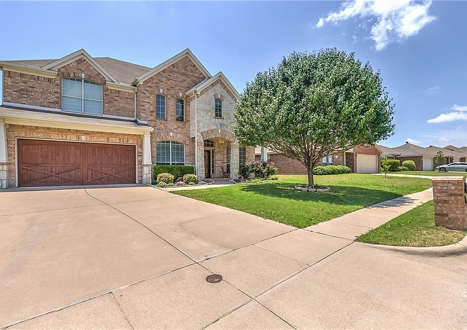 1st image of 756 Bur Oak Dr