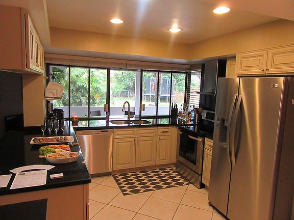 2nd image of 876 Ramblewood Dr