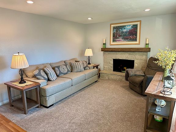 3rd image of 5015 W Niagara Cir S