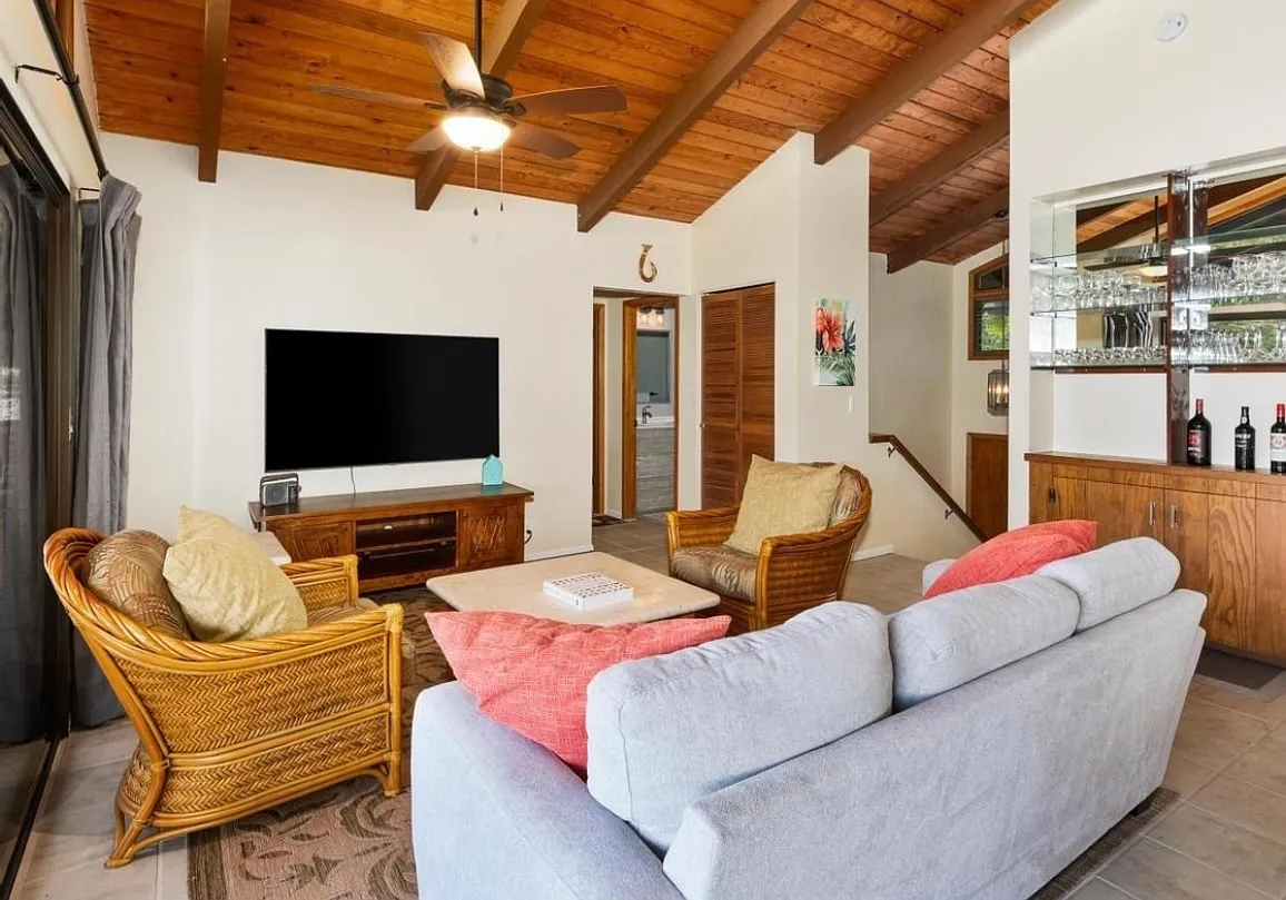 3 bed, 2.5 bath, 1772 sqft, $5,000 — Photo 4