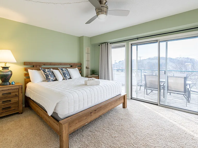 214 N Harbor Dr — Photo 12