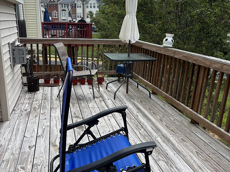 105 Barrett Ct — Photo 16