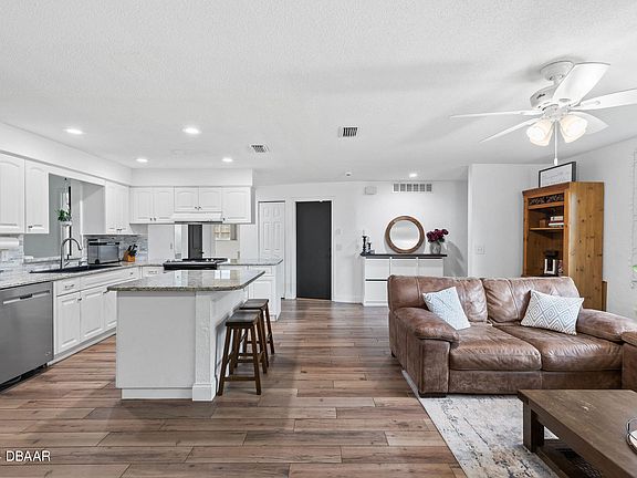 5th image of 207 Forest Hills Blvd