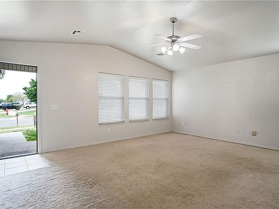 4th image of 908 SW 156th St
