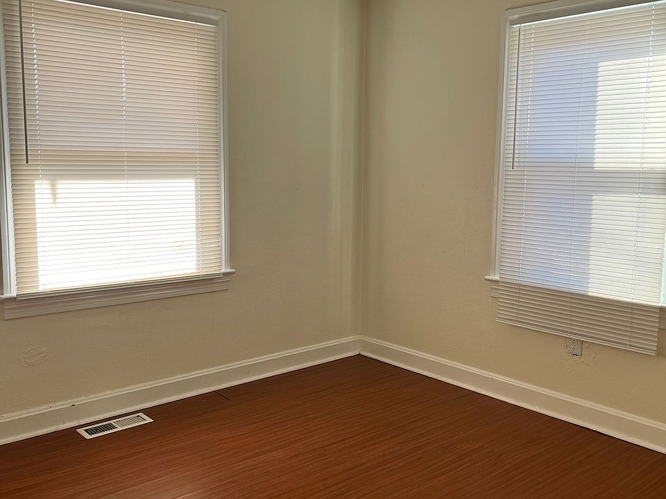 2nd image of 1032 McElroy Way