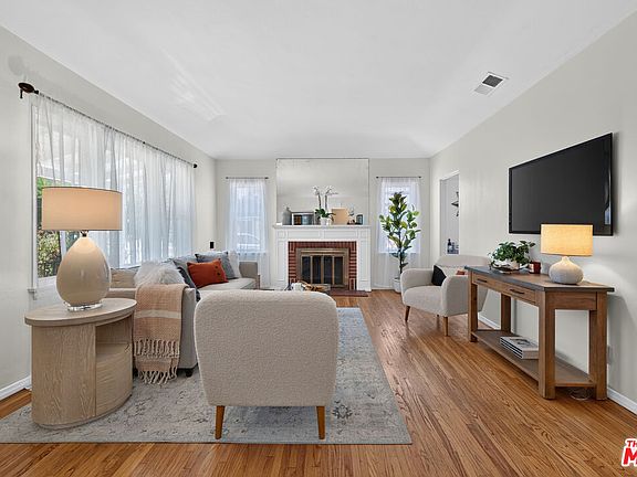 4th image of 5620 Murietta Ave