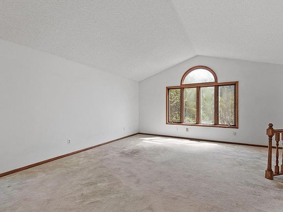 5th image of 1020 Granada Way N