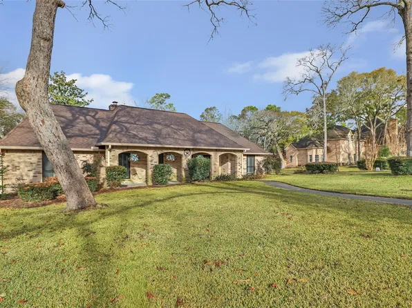 26 Royal Dalton Cir, Conroe, TX 77304