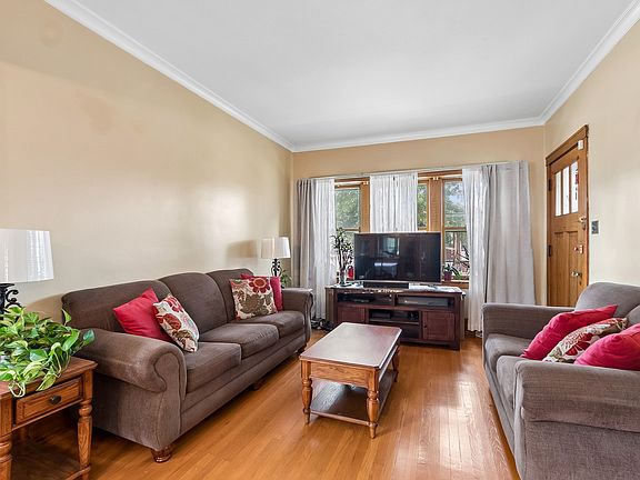 3rd image of 2347 Harvey Ave