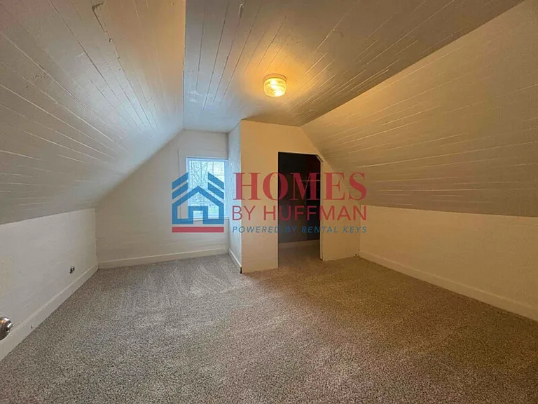 1310 W Delaware St — Photo 15