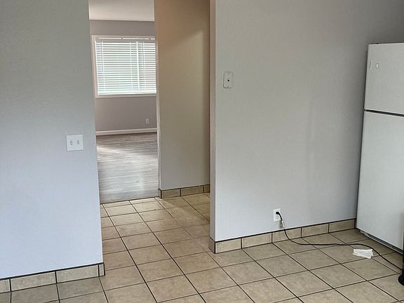 4th image of 3238 Mission Dr