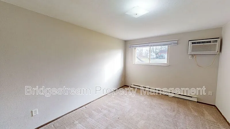2 bed, 1.0 bath, $895 — Photo 4