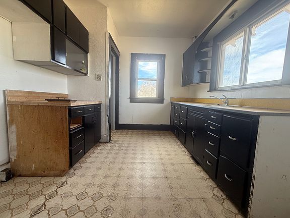 5th image of 212 Liberty Ave