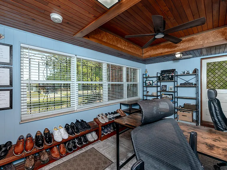 2524 W Leroy St — Photo 19