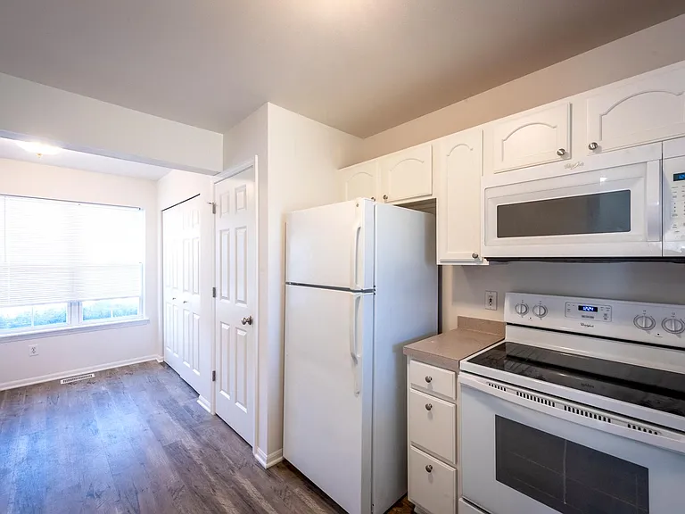 8679 Old Green Bay Rd — Photo 17