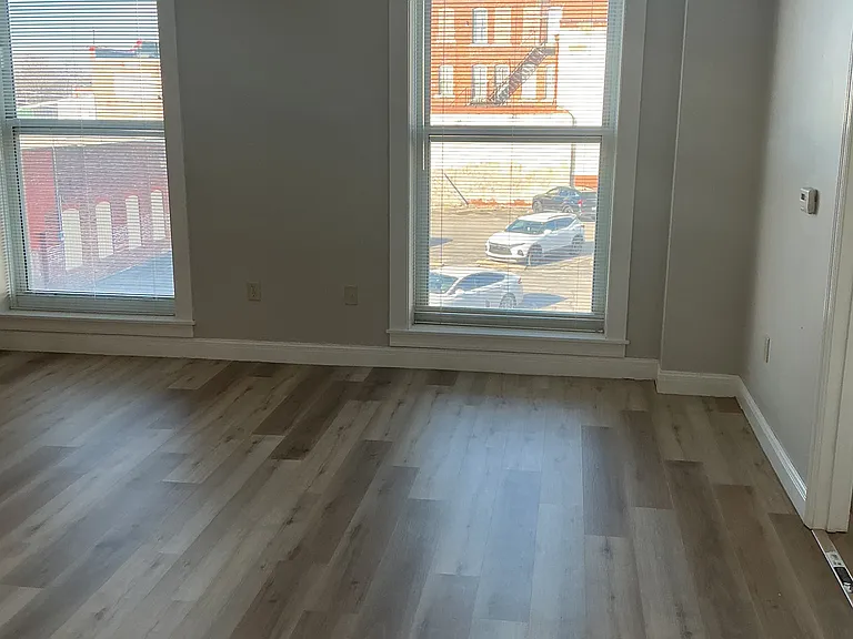 Drake Hotel Apartments — Photo 13