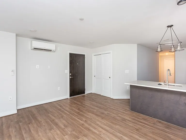815 Park Ave — Photo 30