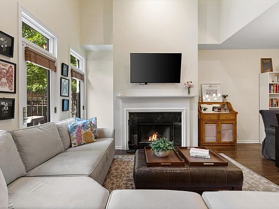 4th image of 430 W Armitage Ave APT I