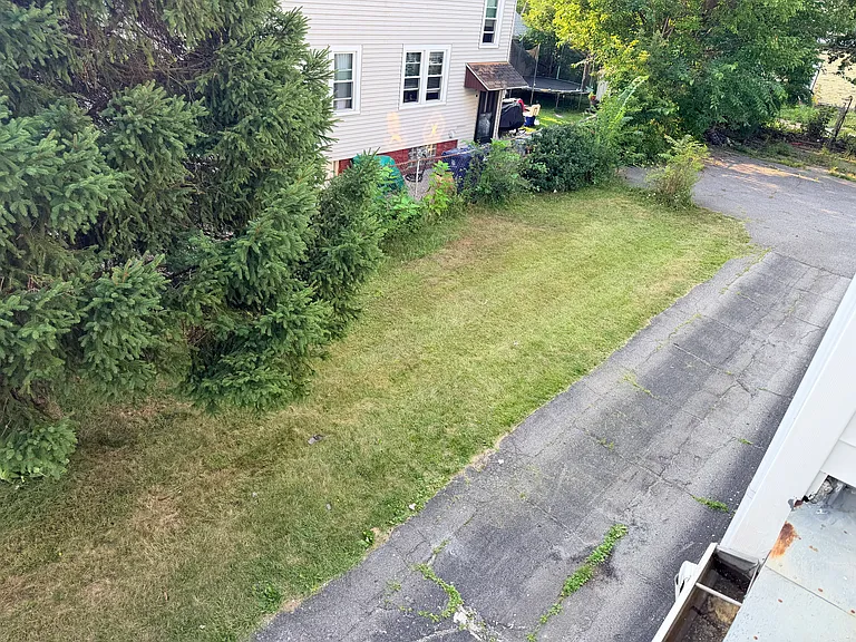 634 E Ferry St #1 — Photo 10