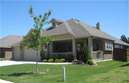 2nd image of 530 Westminster Dr