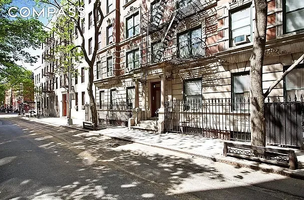 Rented by LJ Sloane Management | media 31