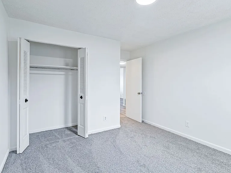 Foreman Apartments — Photo 12
