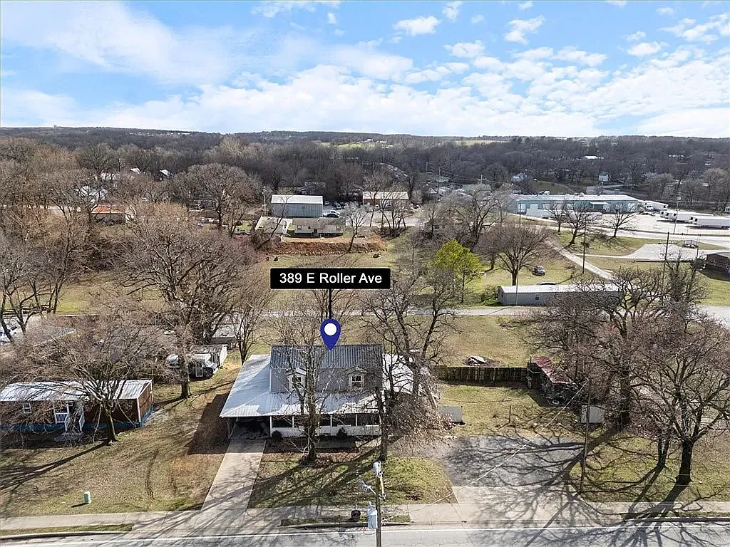 4 bed, 2100 sqft, $1,500 — Photo 4