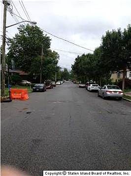 5th image of 122 Holcomb Ave