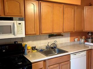 9404 Aetna Dr, Saint Louis, MO 63137