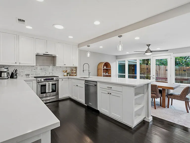 1506 Chelsea Ln — Photo 8