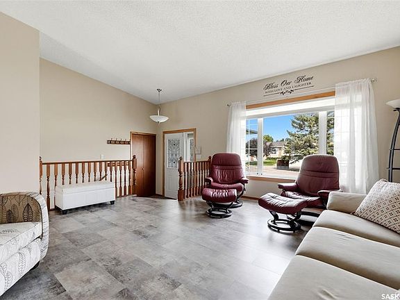5th image of 5831 Keffner BAY