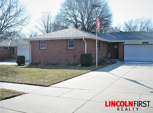 1513 Hays Dr, Lincoln, NE 68505