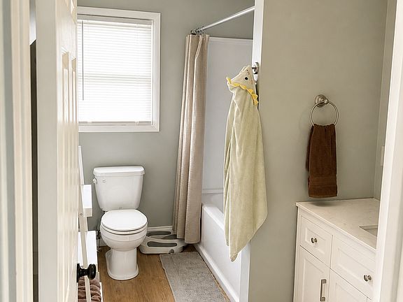 4th image of 43 Hiester Ave