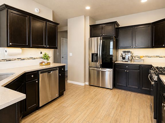4th image of 2814 SW 47th St