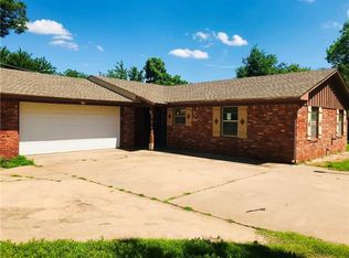 724 N Walker Ave, Elk City, OK 73644