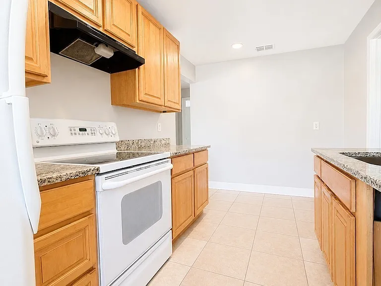 1572 Cypress Dr — Photo 13