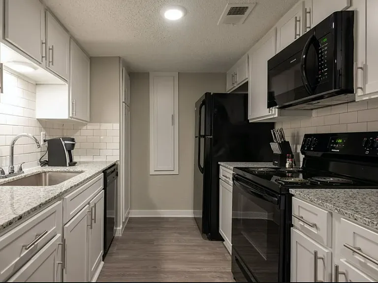 2101 Burton Dr — Photo 18