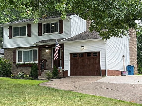 3rd image of 4637 Yarmouth Ln