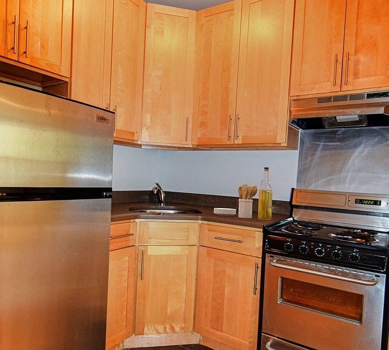 2nd image of 444 E 88th St APT 4A
