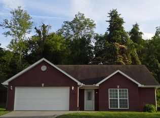 1028 Willow Creek Cir, Maryville, TN 37804