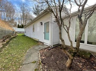 182 Woods End Rd, Fairfield, CT 06824