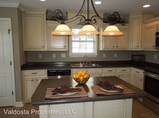 4211 Shadow Garden Dr, Hahira, GA 31632