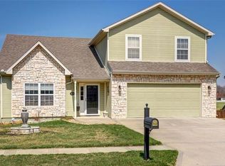 514 SW Lakeview Dr, Grain Valley, MO 64029