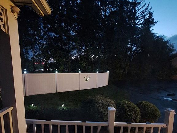 5th image of 574 Blakeley Pl