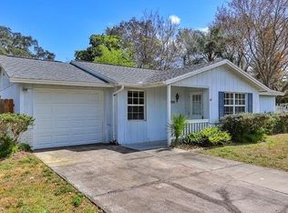 1403 Glendover Ct, Tarpon Springs, FL 34689